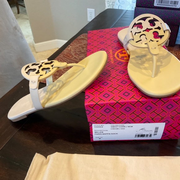 Tory Burch Miller Sandals in SWEET CORN / NEW CREAM ,BNIB,MSRP$198 - Picture 3 of 6